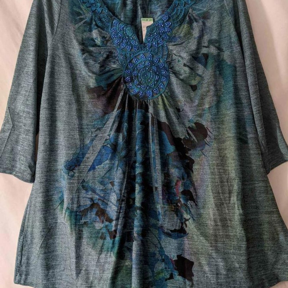 Live and Let Live – NWT Blue Stretchy Top 2X